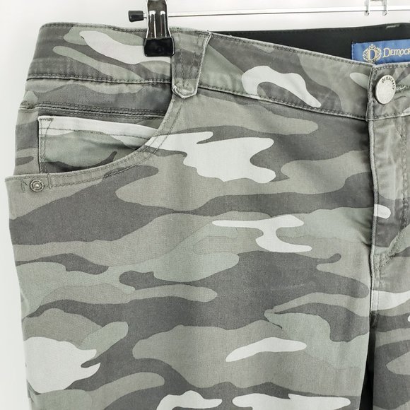 Democracy Ab Solution Jeans Cropped Size 24W Camo Stretch Waist 26" Inseam - Picture 2 of 8